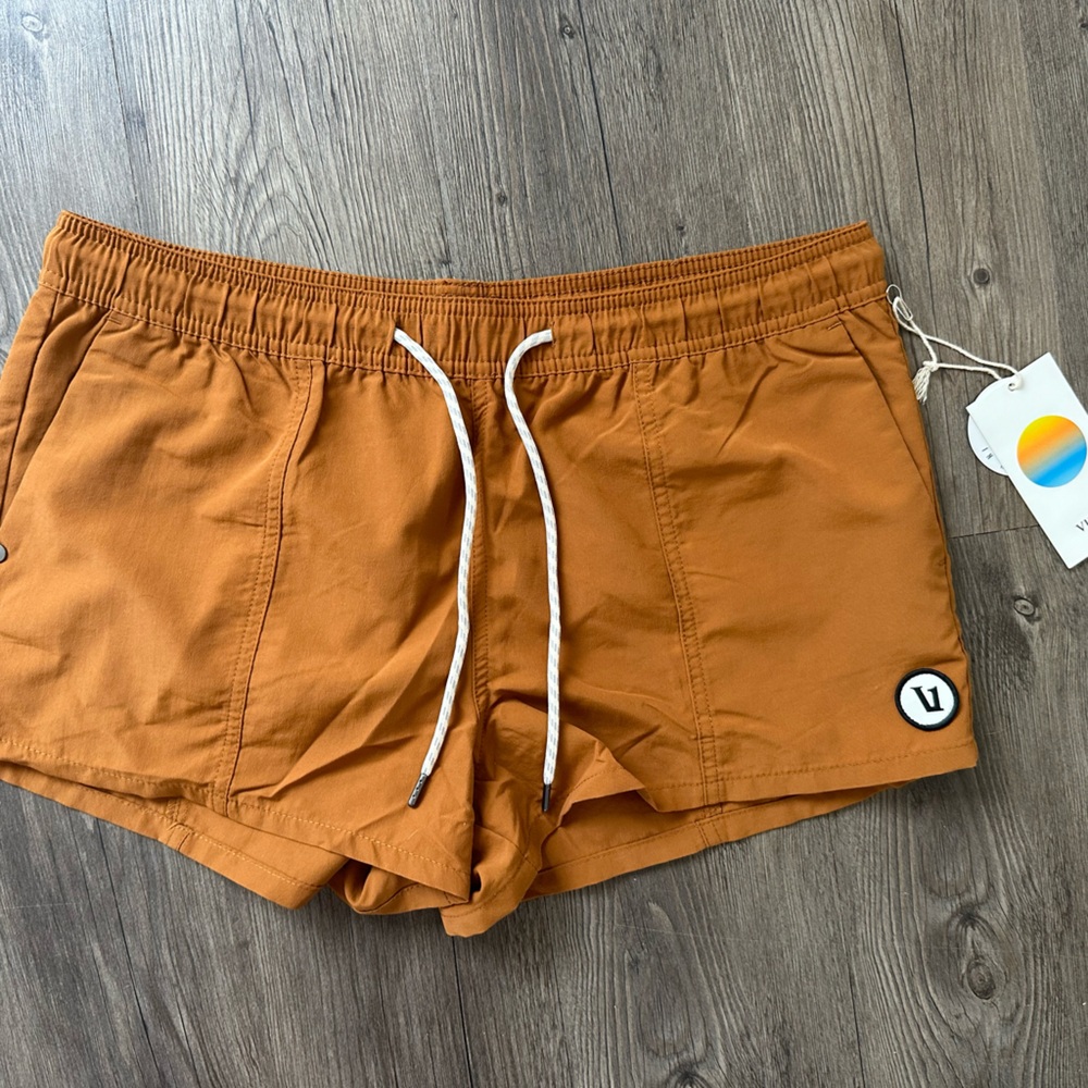 Vuori Shorts